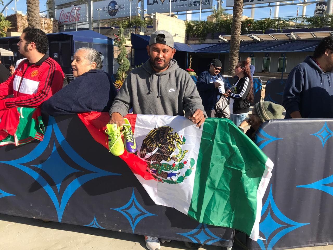 Entrenamiento por separado y conferencia: lo que le espera este jueves a Chicharito