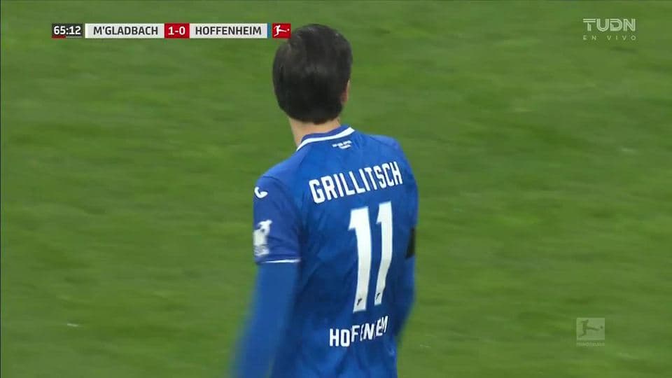 Tiro desviado de Florian Grillitsch