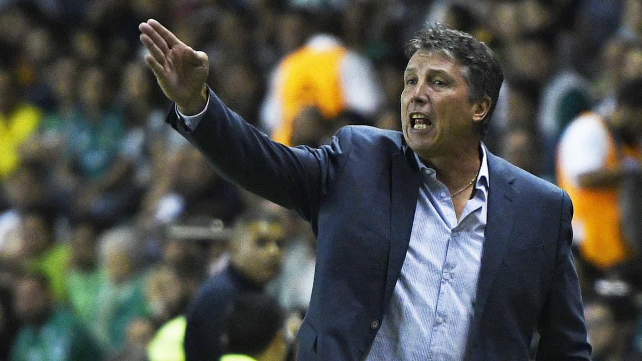 Siboldi se siente en la "caca", pero asegura no ser el único culpable 