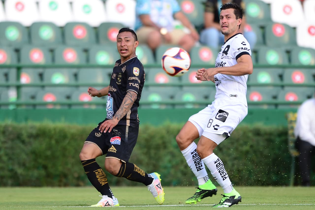 Con dos goles de Ángel Mena desde los once pasos, León consigue vencer 2-1 al Querétaro y toman el cuarto lugar de la tabla de manera momentánea.