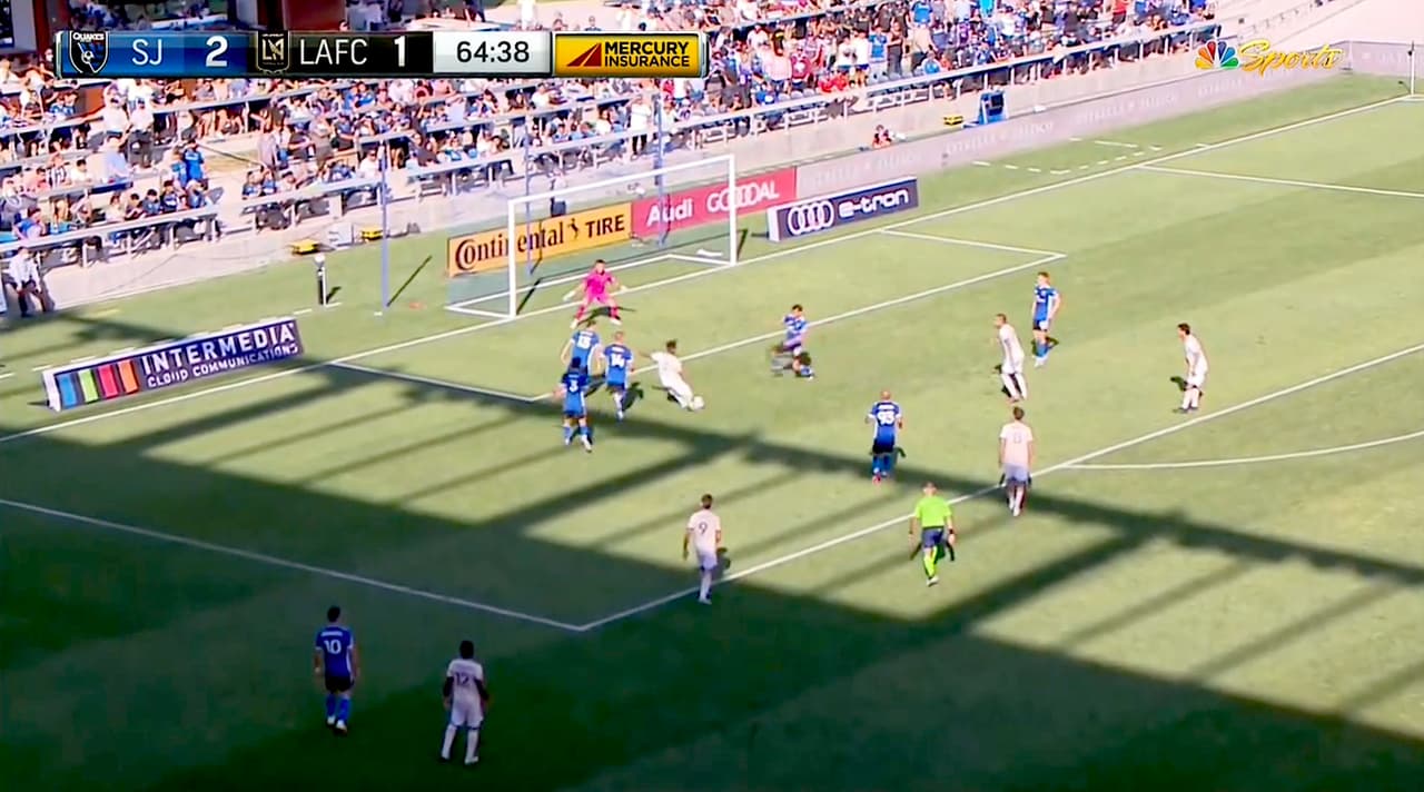 ¡Enorme salvada! JT Marcinkowski le niega el gol del empate a LAFC