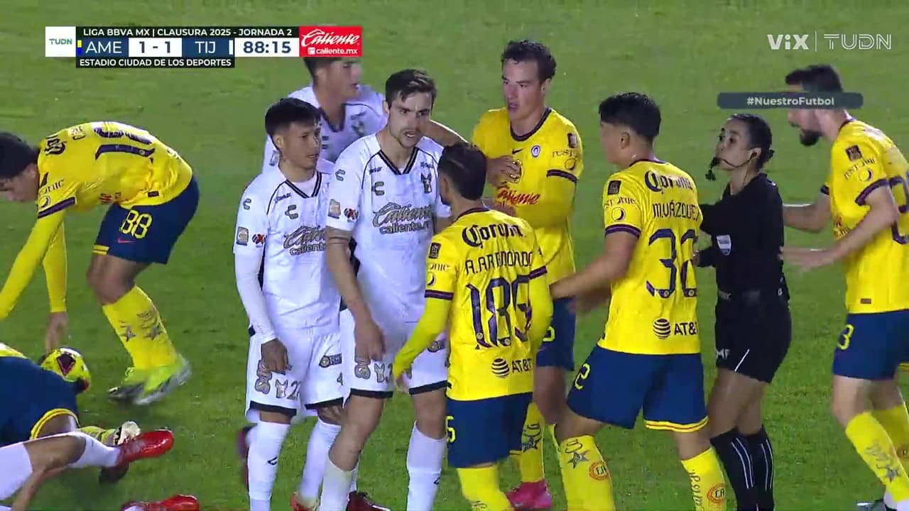 ¡Se arma la campal! Una patada que desata la pelea entre Águilas y Xolos