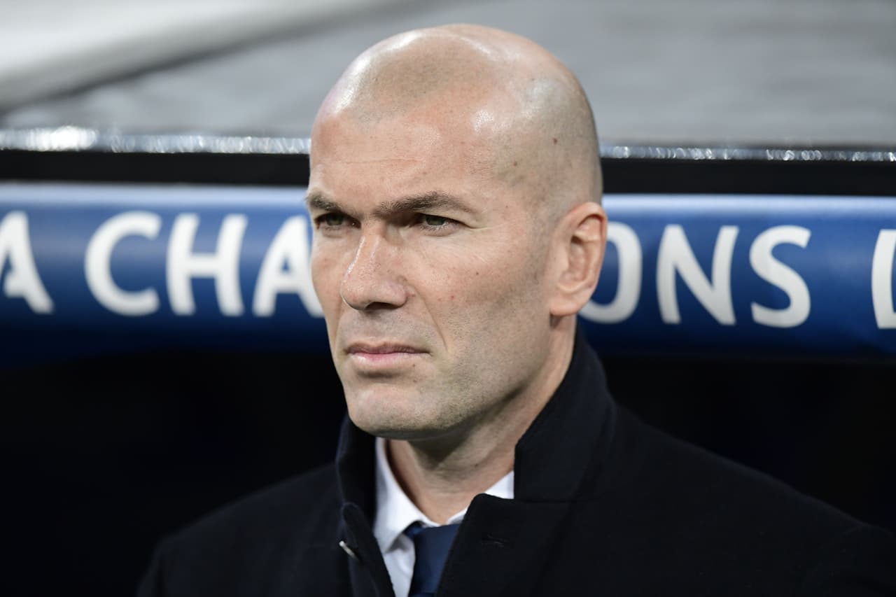Zinedine Zidane sufrió a principios de 2017 la eliminación de su equipo en la Copa del Rey, mientras que en la Liga de España el equipo es líder a falta de dos partidos por disputar.