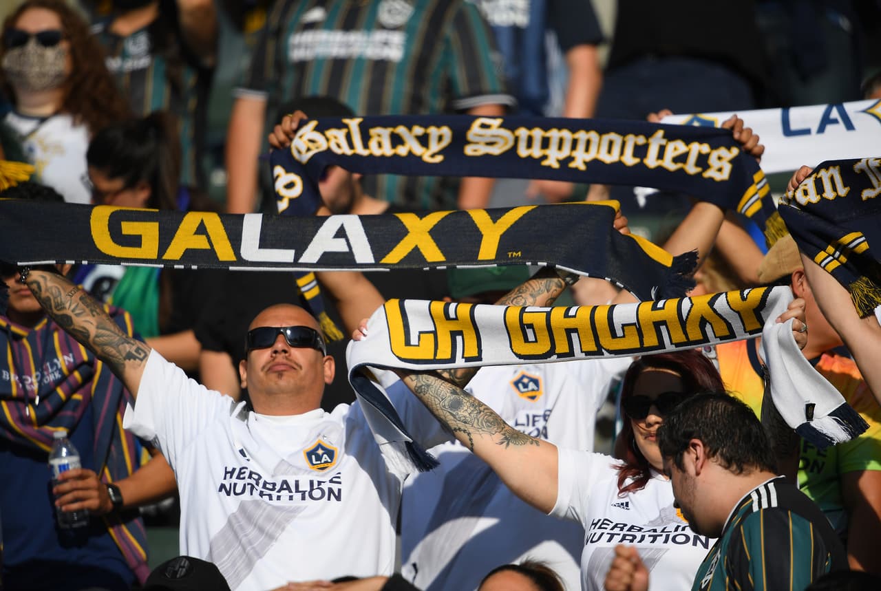 La afición se congregó para presenciar un tiunfo de 'la Galaxia', aunque el conjunto cayó por 2-1 ante los Sounders.
<br>