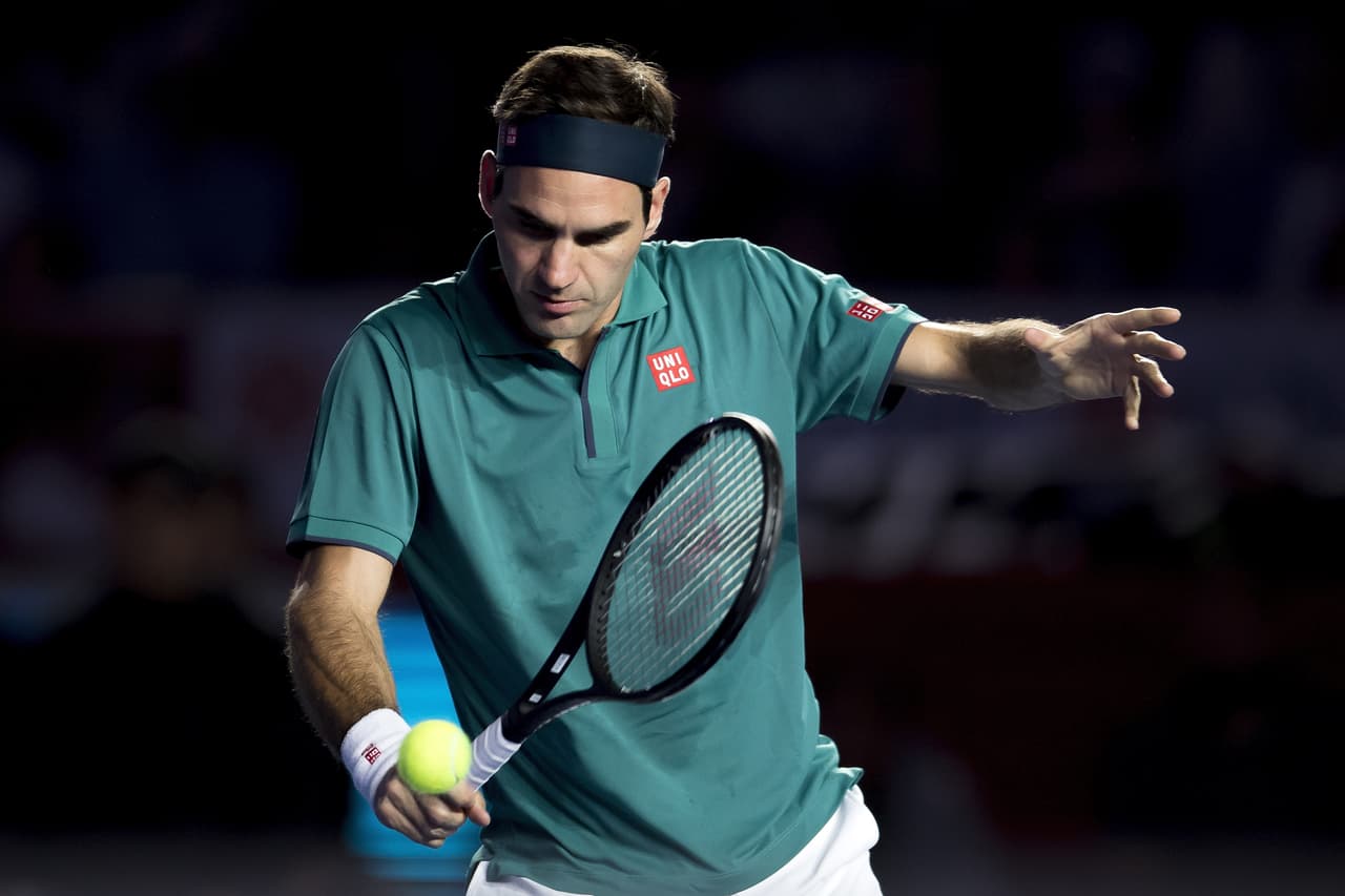 Roger Federer se impuso 2 sets a 1 ante Alexander Zverev en un juego de exhibición que representó una fiesta total en la Plaza de Toros México.