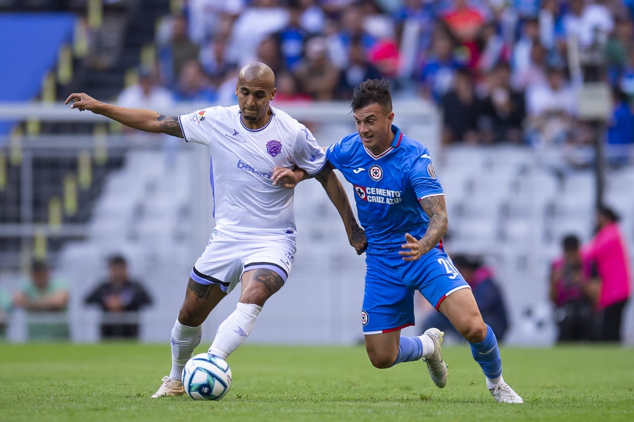 Ricardo 'Tuca' Ferretti se estrenó como director técnico de Cruz Azul y se lleva la victoria que necesitaban los 'cementeros' para pelear posiciones de repechaje y de paso, el estratega consigue su quinta victoria en su partido de presentación al frente de un equipo de la Liga MX.