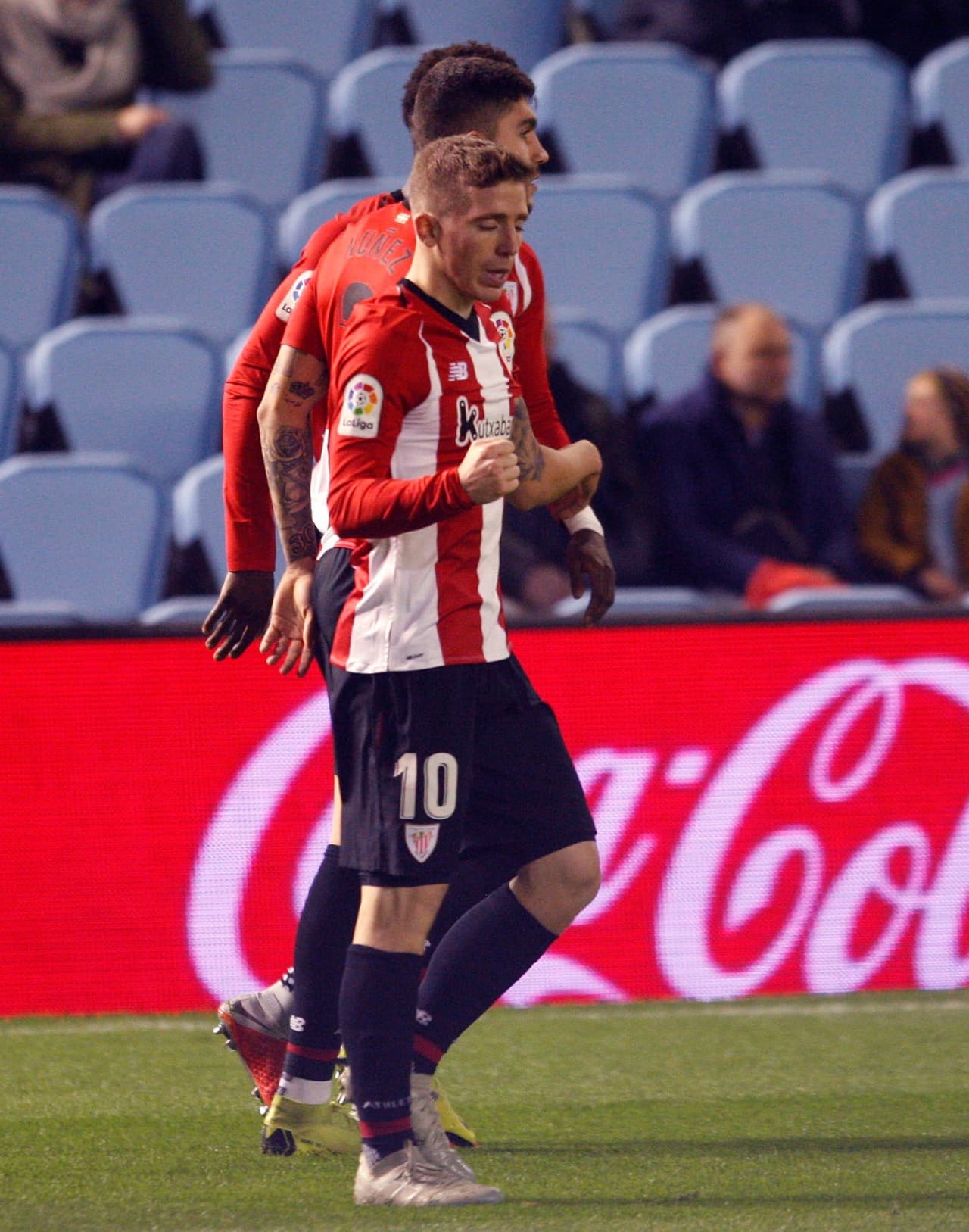 Y a los 18 minutos, el desesperado y urgido equipo visitante se puso adelante en el marcador gracias a Iker Muniain, en una jugada que tejió Iñaki Williams para ponerle medio gol.
