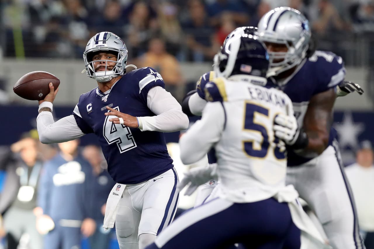 Dak Prescott lanza dos touchdowns y Elliott consigue dos más por tierra en el triunfo de los Dallas Cowboys.