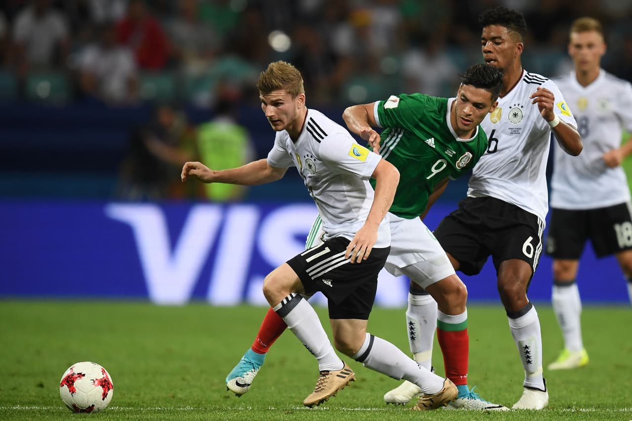 Durante un tramo importante del partido, su labor fue encomiable incluso llegando a marcar al punta alemán, Timo Werner.