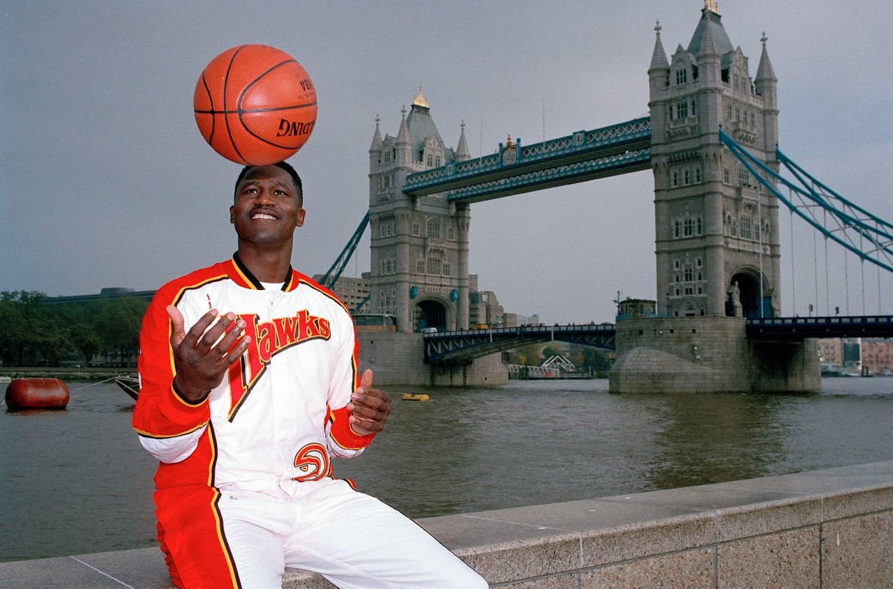 <b>Atlanta Hawks: Dominique Wilkins</b>. 'Nique' es el líder anotador de los Hawks (23,292 puntos), en juegos (882) y no hay un mayor símbolo que Wilkins en Atlanta. Ganó el Slam Dunk en 1985 y 1990.