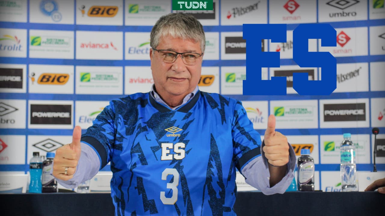 'Bolillo' Gómez se queda en El Salvador pese a su polémica que molestó al país