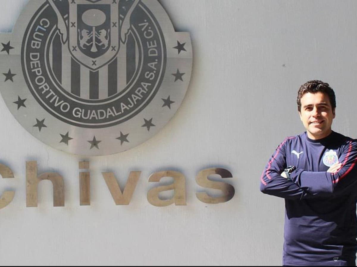 Michel Leaño dirigirá a Chivas tras la salida de Luis Fernando Tena