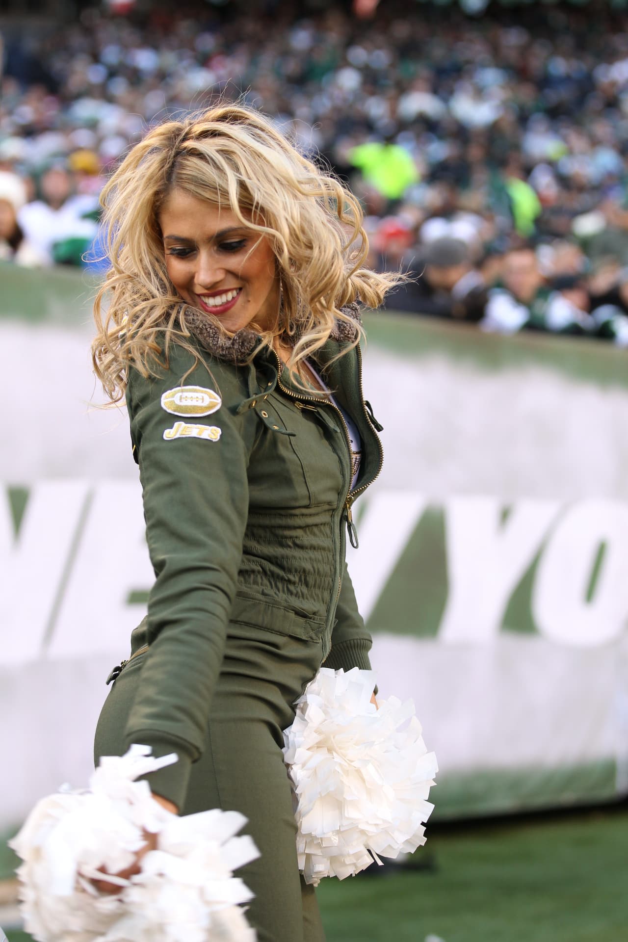 Linda integrante del Flight Crew para deleitarte la pupila. ¡Checa lo mejor de ella!