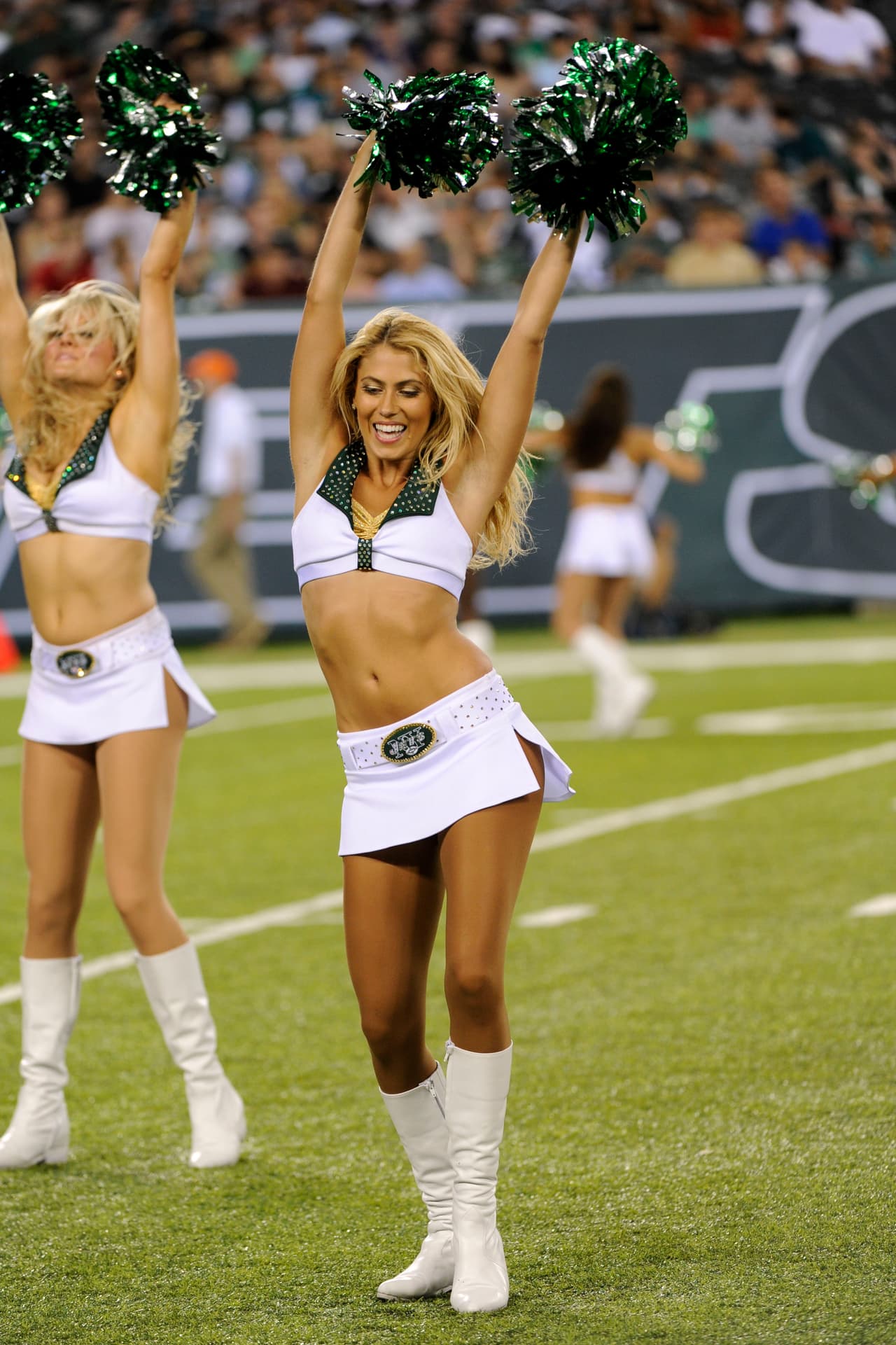 Linda integrante del Flight Crew para deleitarte la pupila. ¡Checa lo mejor de ella!