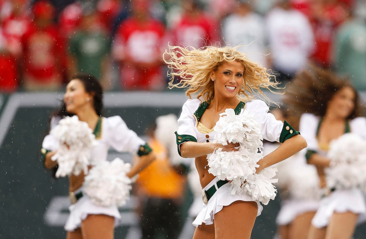 Linda integrante del Flight Crew para deleitarte la pupila. ¡Checa lo mejor de ella!