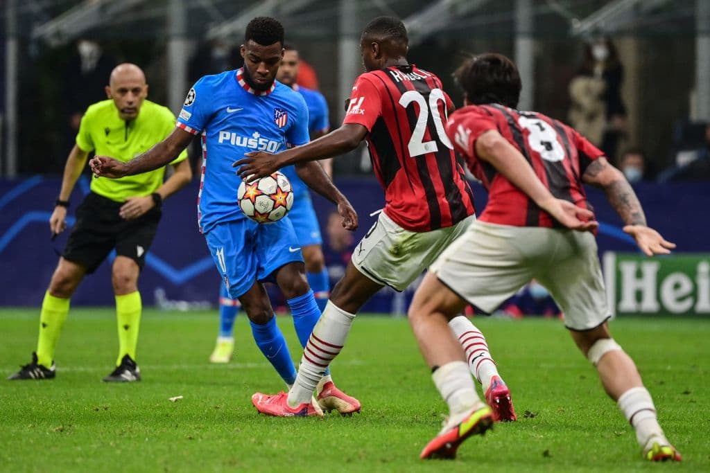 Con goles de Antoine Griezmann al 84 y Lusi Suárez al 90+7, el Atlético de Madrid consigue una magistral remontada 1-2 en su visita al Milan.