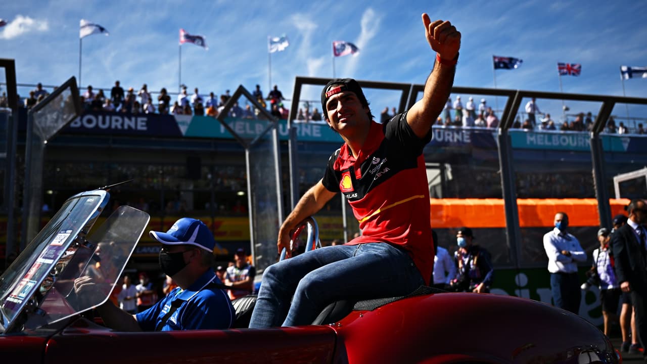 Carlos Sainz renueva con la escudería Ferrari