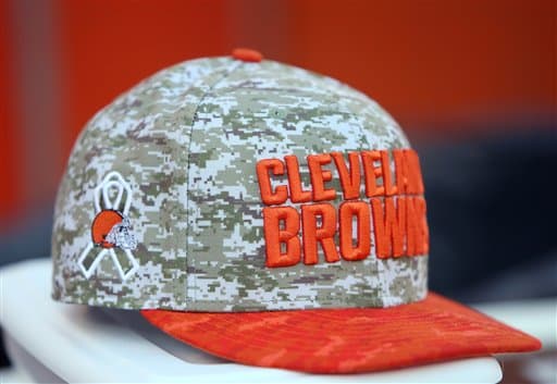 Como cada año la NFL honró al Ejército de los Estados Unidos de América en varios estadios, aquí las mejores imágenes.