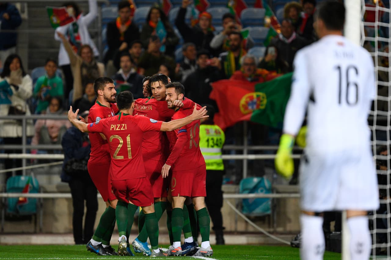 En el Estadio Algarve, Portugal tundió 6-0 a la selección de Lituania y se acerca a la calificación.