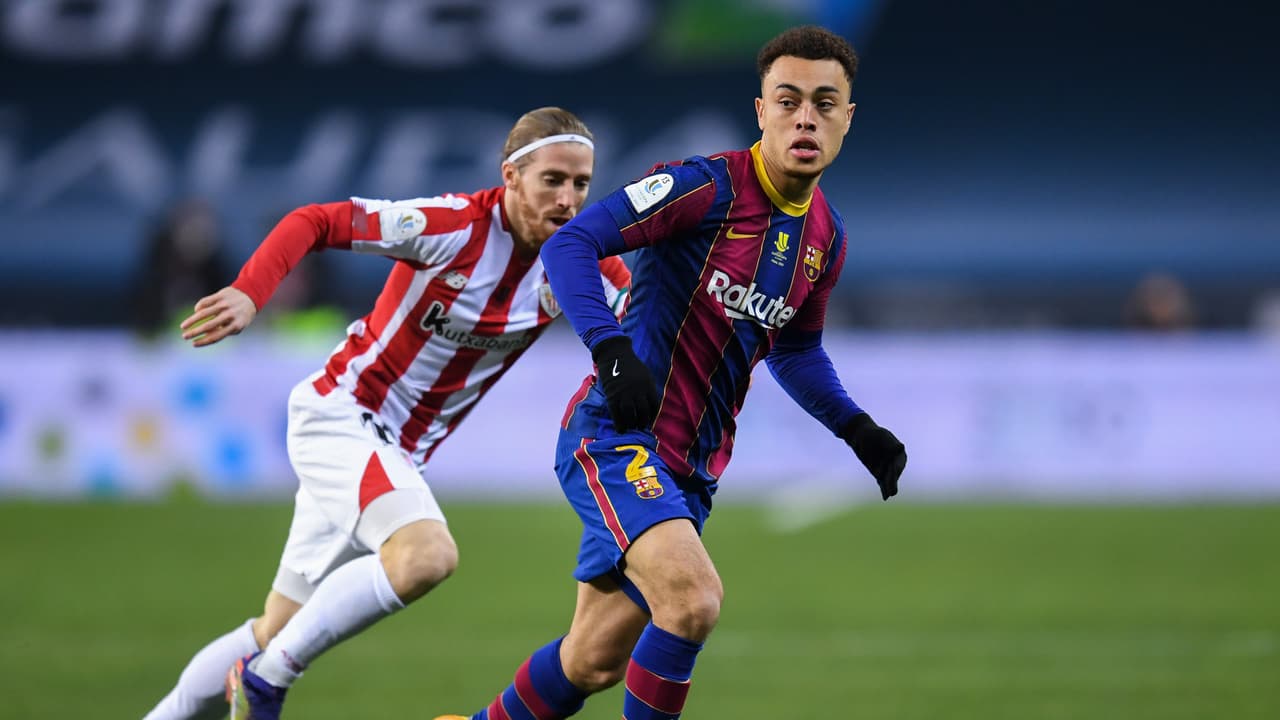 El Barcelona recupera a Sergiño Dest para enfrentar al Elche