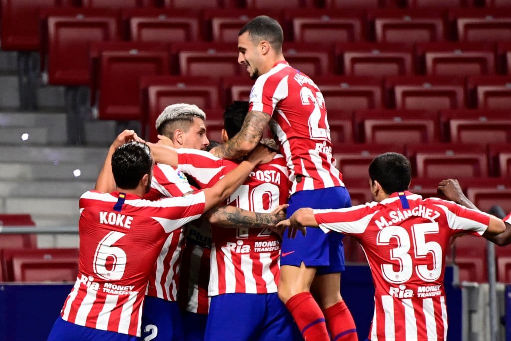 Con un gol en la recta final del partido, el Atlético consigue los tres puntos y empata al Sevilla en puntos.