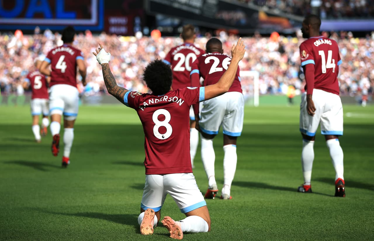 Propios y extraño squedaban sorprendidos por el temprano gol de los locales, que en la Premier a penas un triunfo sobre el Everton.