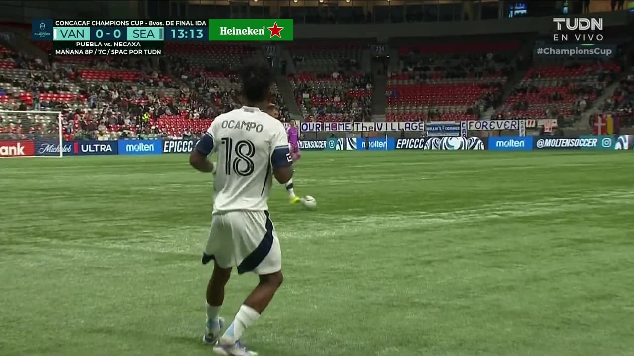 ¡TIRO ATAJADO! disparo por Paul Arriola.