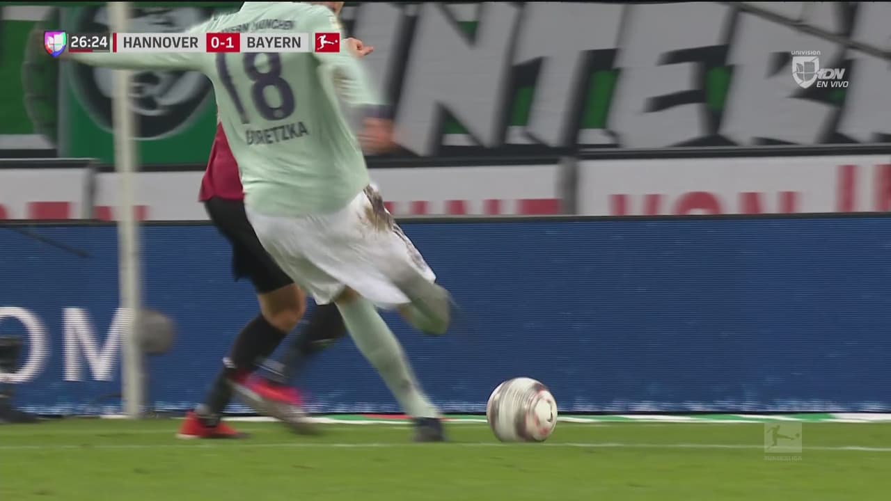 ¡Arquero! Esser desvió el gran remate de Goretzka