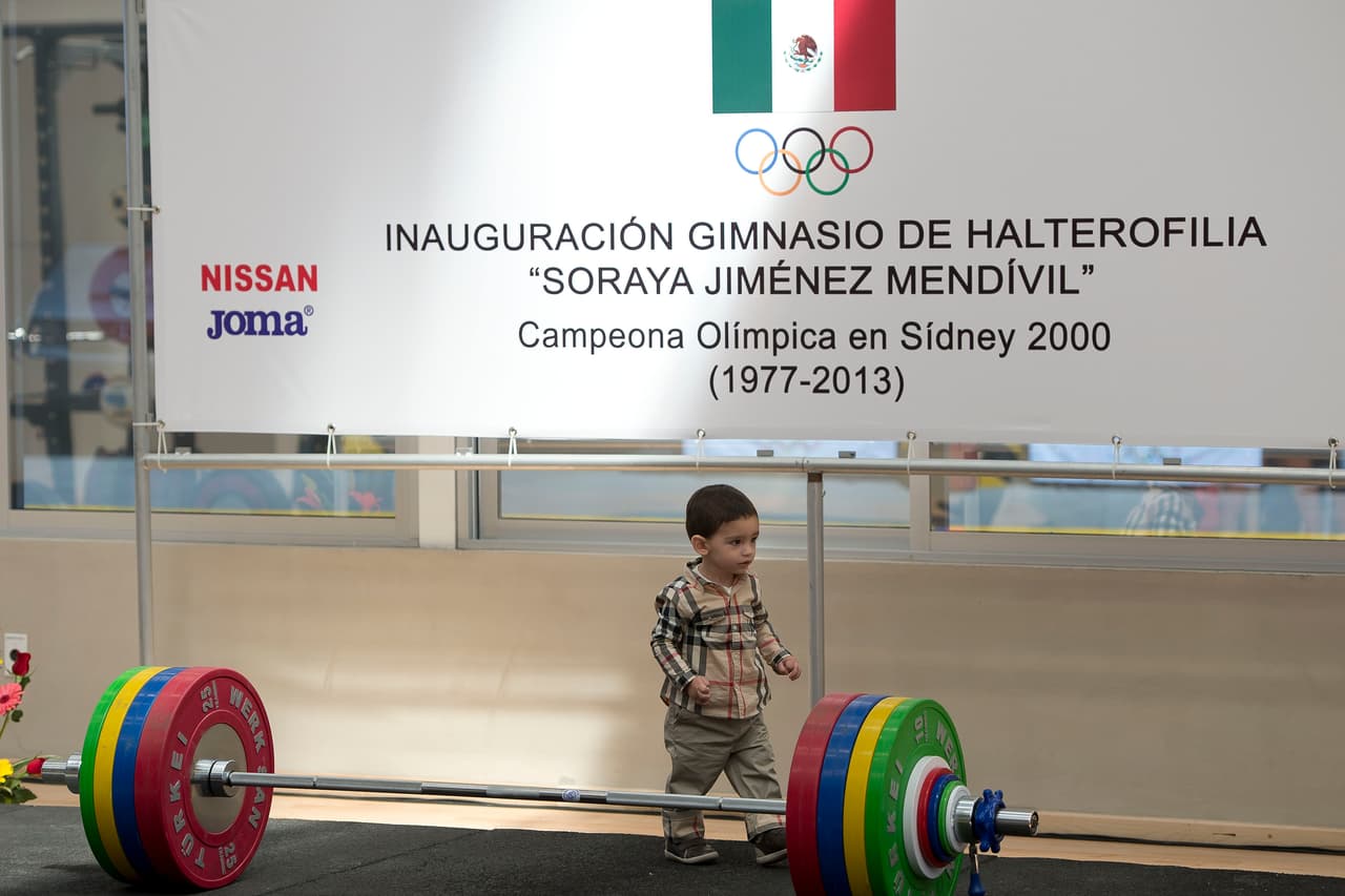 Falleció en la Ciudad de México a los 35 años a causa de un infarto al miocardio.