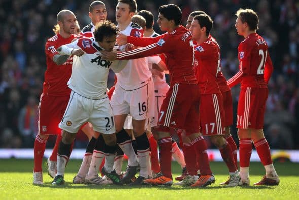 Hubo algunos empujones y jaloneos, pero la triifulca no pasó a más.