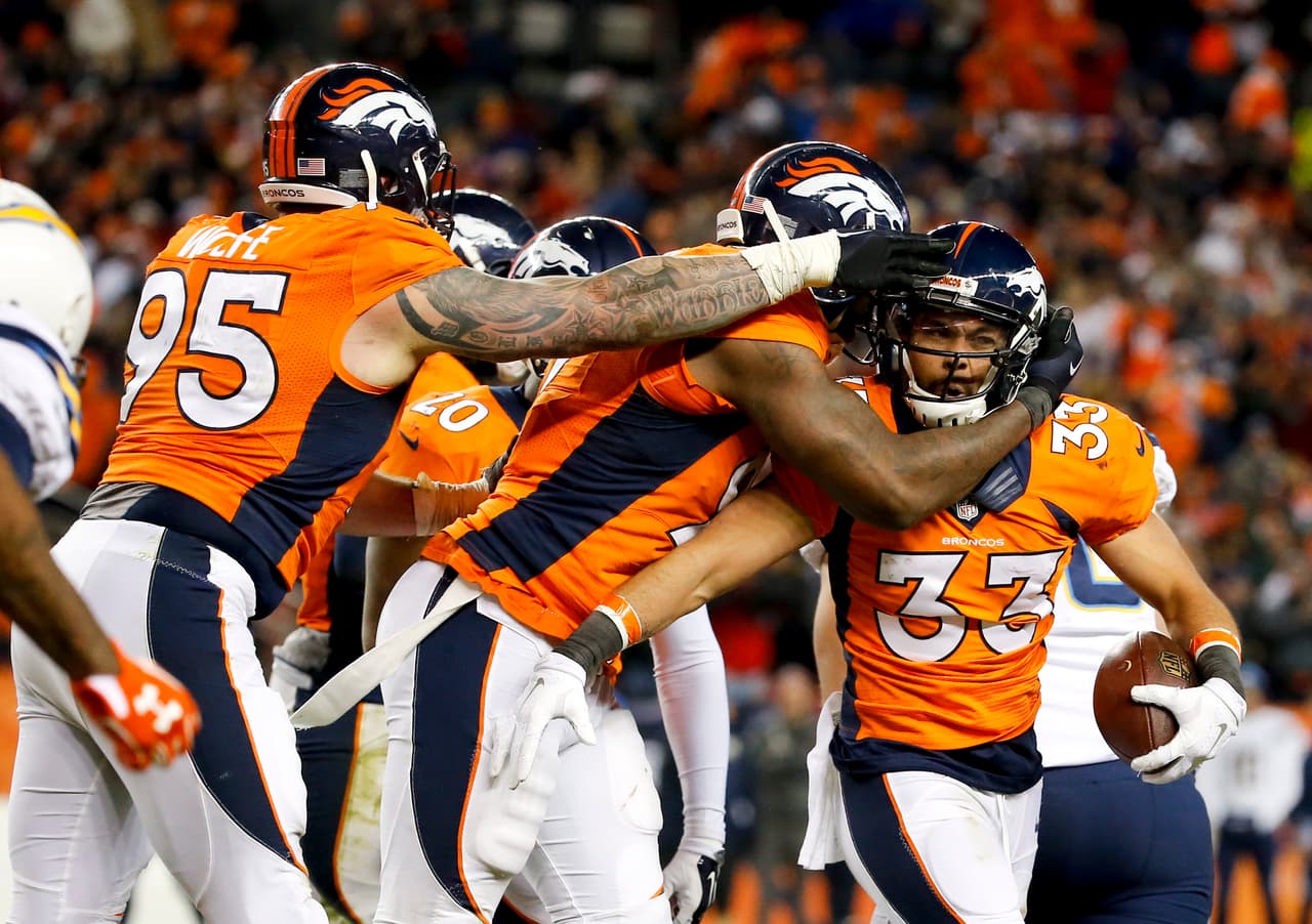 1.- Los DENVER BRONCOS vencieron a San Diego 27-20 y aseguraron el título del Oeste de la AFC junto con la localía en todos los playoffs en la Conferencia Americana.