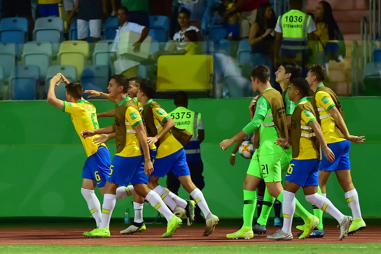 Brasil 2-0 Italia. Con goles de Patryck y João Peglow, la verdeamarela vence 2-0 a Italia y avanza a semifinales.
