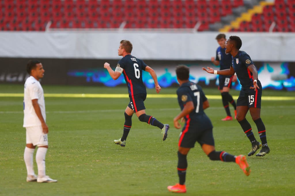 Juan Carlos Obregón y Luis Palma se encargan de continuar con la pesadilla de Estados Unidos en el Preolímpico y los eliminan por cuarta vez consecutiva con un marcador de 2-1.
