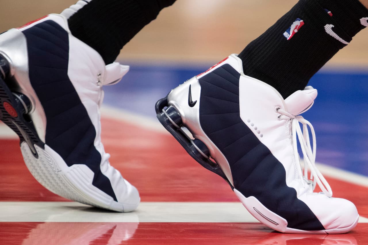 VInce Carter (Atlanta Hawks).