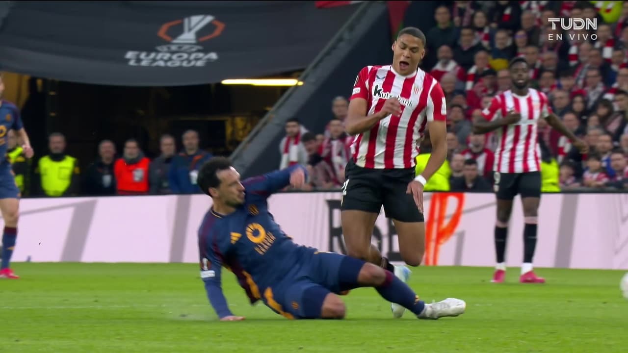 ¡La roja de Mats Hummels que sentenció el partido a favor del Athletic!