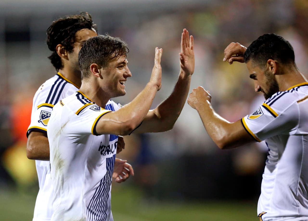 Un tanto del volante estadounidense Sebastián Lletget abrió el marcador para LA Galaxy que dominó gran parte del partido y puso contra las cuerdas a Columbus Crew.