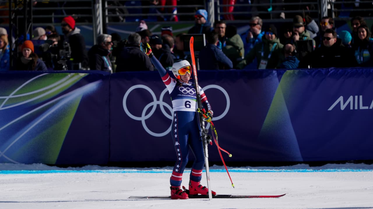 Agridulce oro de Breezy Johnson, tras caída de Lyndsey Vonn en esquí alpino
