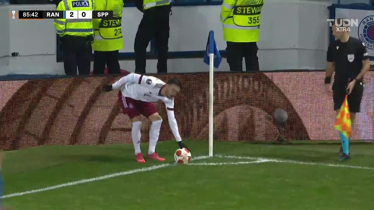 ¡TIRO ATAJADO! disparo por Matej Pulkrab.