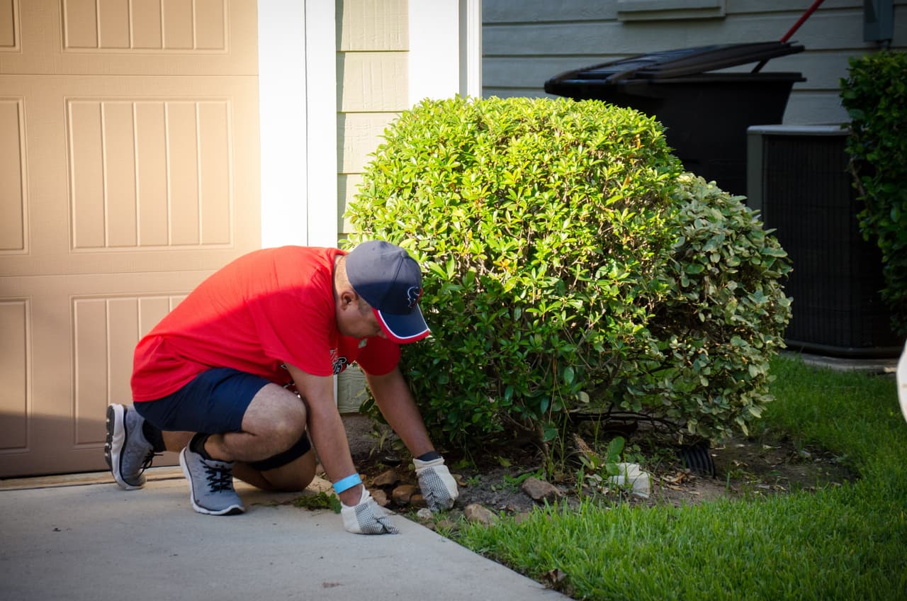 Michael Cordua fue nombrado el ganador del Premio al Liderazgo Hispano y se unió con los Toros Bravos, Chris Polk y las porristas de los Houston Texans en la Casa de Esperanza.