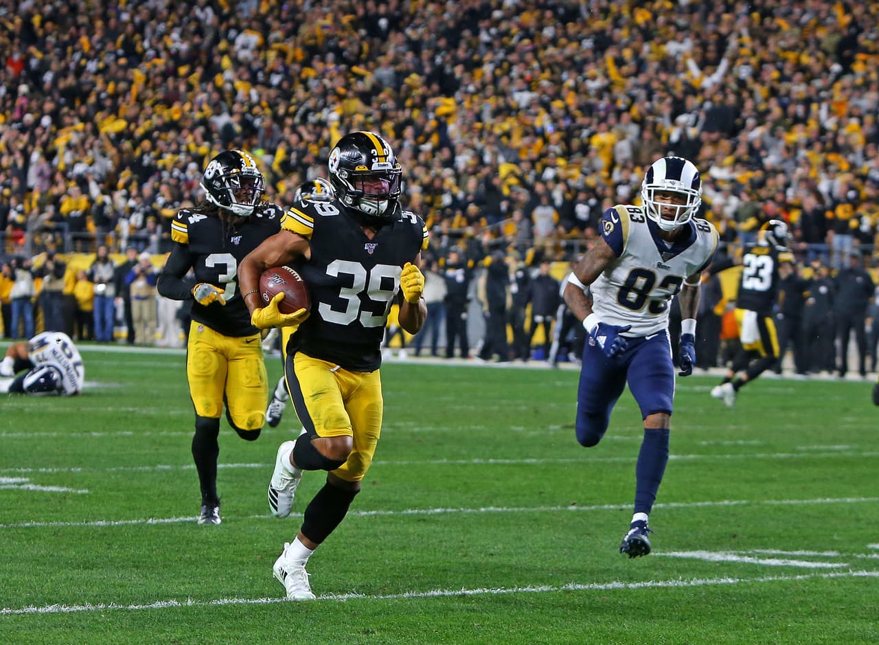 Steelers aprovecha los errores provocados por su sólida defensiva y consuma un triunfo vital para sus aspiraciones.