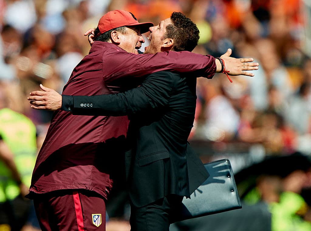 Una de las mejores duplas en los banquillos la conforman Diego Pablo Simeone y Germán 'el Mono' Burgos', técnico y auxiliar del Atlético de Madrid.