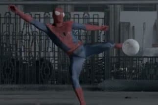 ¿Spider-Man jugando al fútbol? No te lo puedes perder