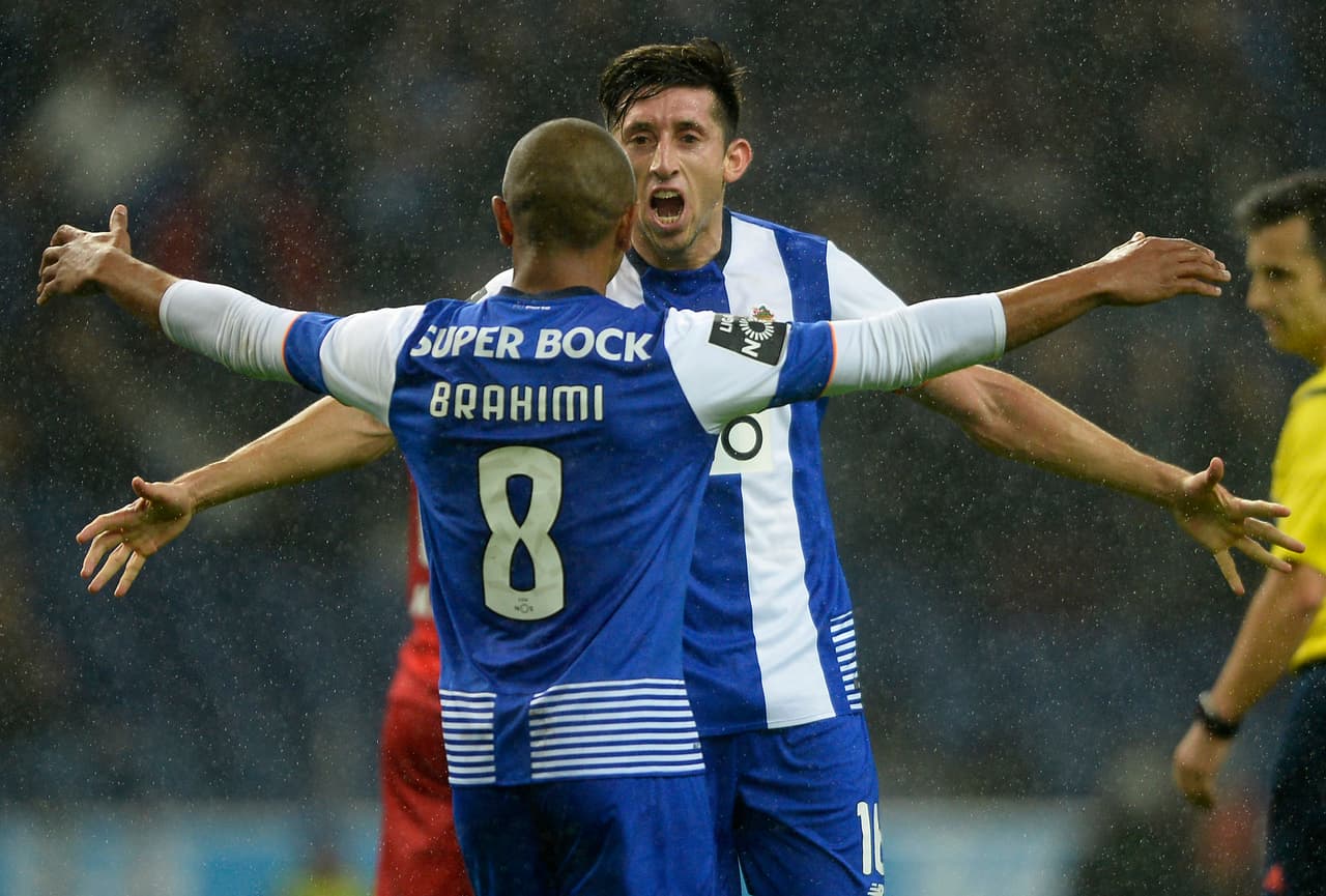 El extremo argelino 
<b>Yacine Brahimi </b>coincidió cinco temporadas con 
<b>Héctor Herrera en el Porto.</b>