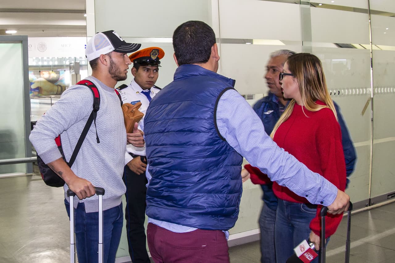 El defensa central, que ya llegó a México, debutó el 16 de febrero de 2014 con Sportivo Luqueño, a sus 17 años.