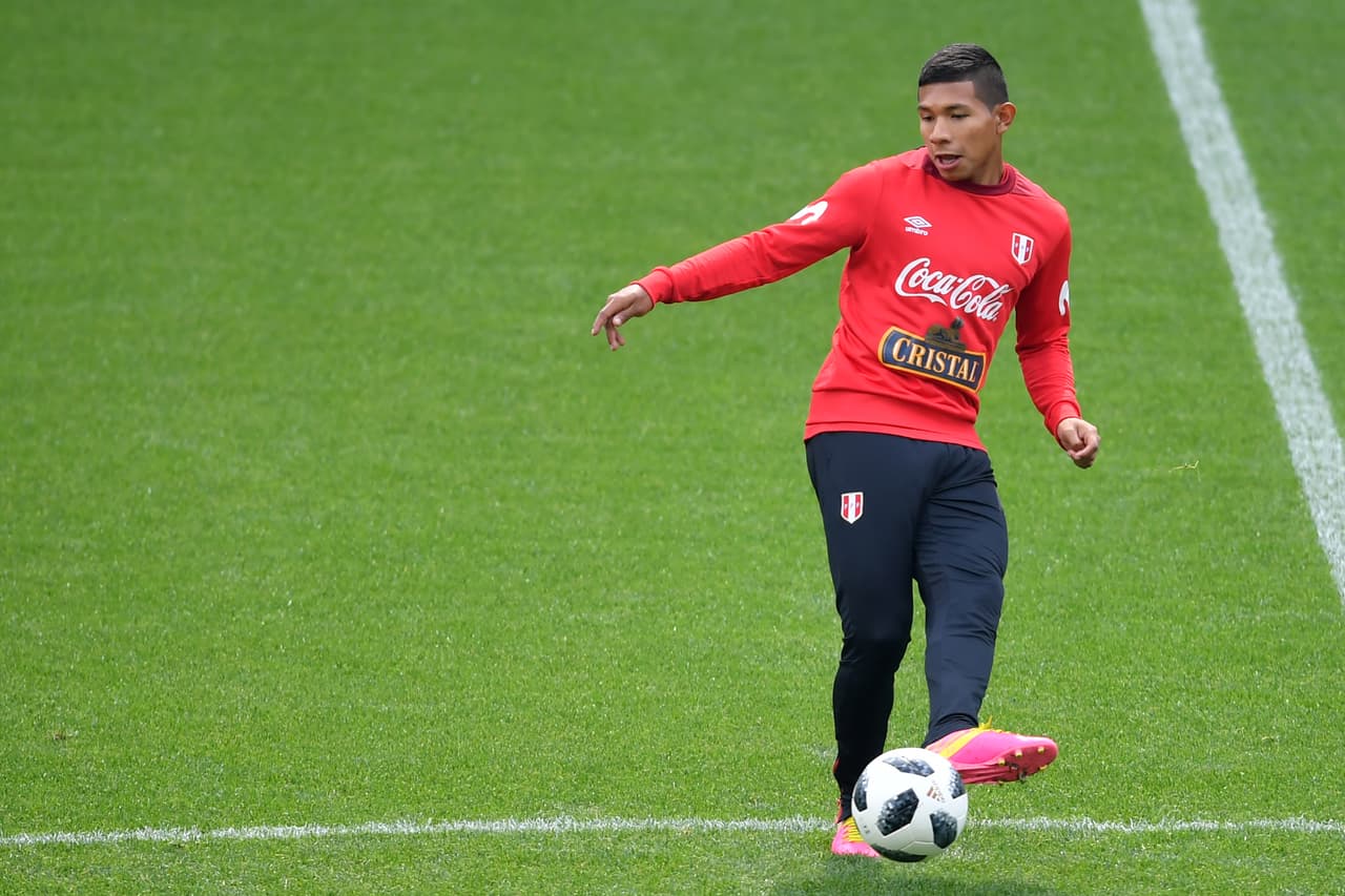 Édison Flores (Morelia) - Perú jugará ante Holanda y Alemania.