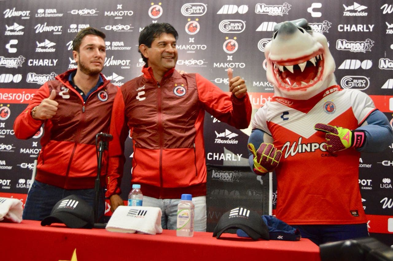 Cardozo fue presentado y ya dirigió primer entrenamiento