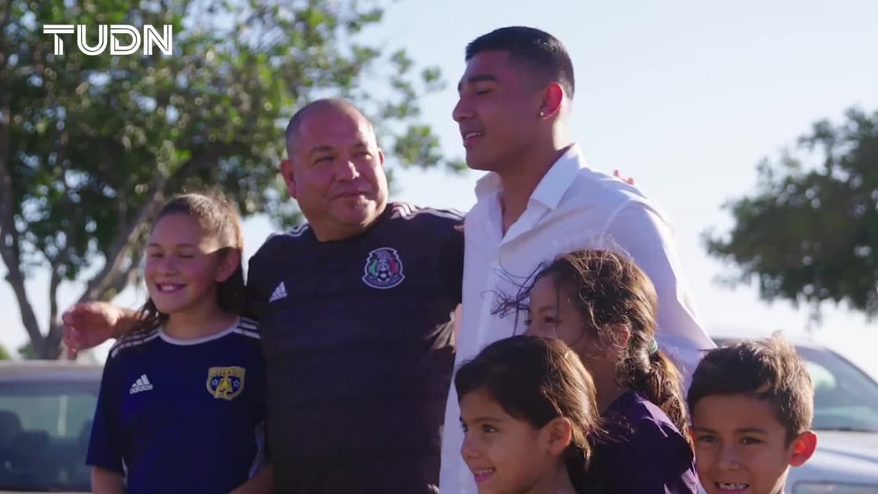 Convoca Estados Unidos al mexicoamericano Julián Araujo