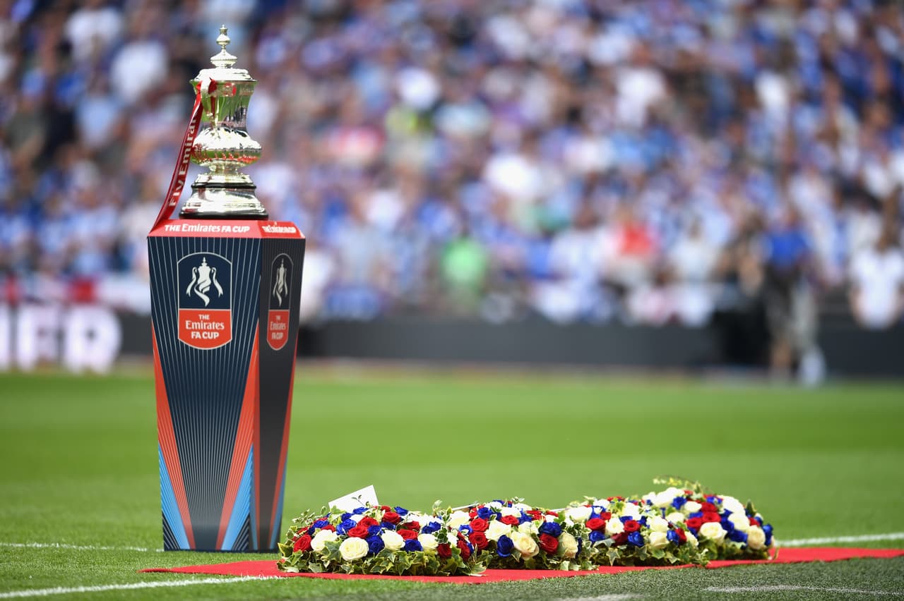 El partido estuvo marcada por un homenaje y conmemoración a las víctimas del atentado en Manchester Arena.