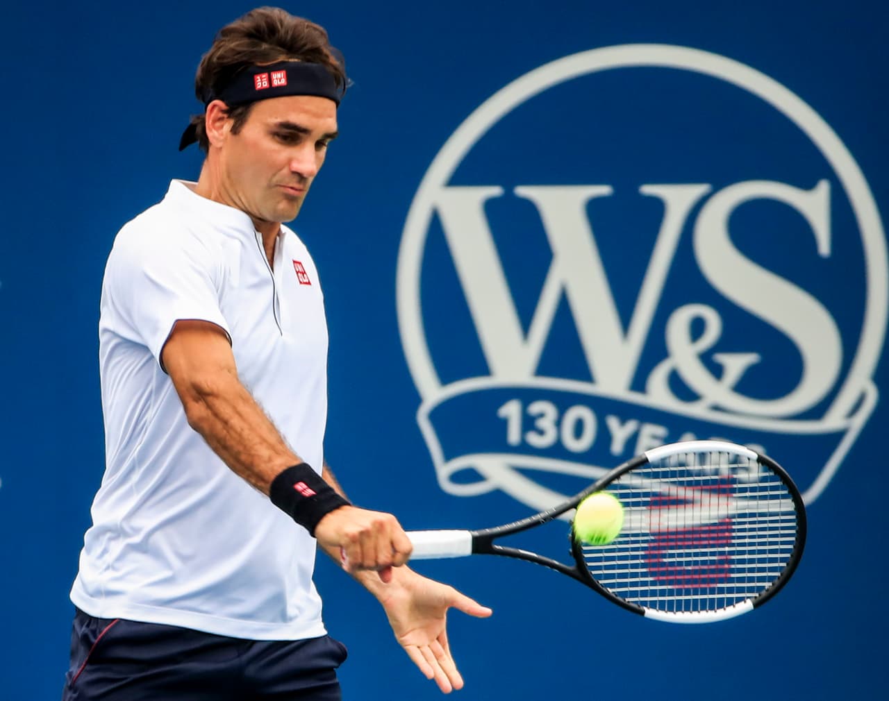 Federer jugará contra su compatriota Stanislas Wawrinka, que previamente eliminó al húngaro Marton Fucsovics. Este es uno de los partidos que aguarda la definición de su horario.