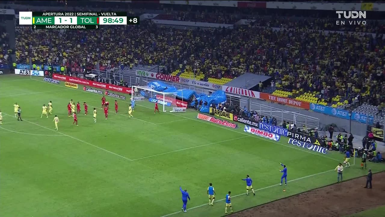 ¡TIRO ATAJADO! disparo por Sebastián Cáceres.